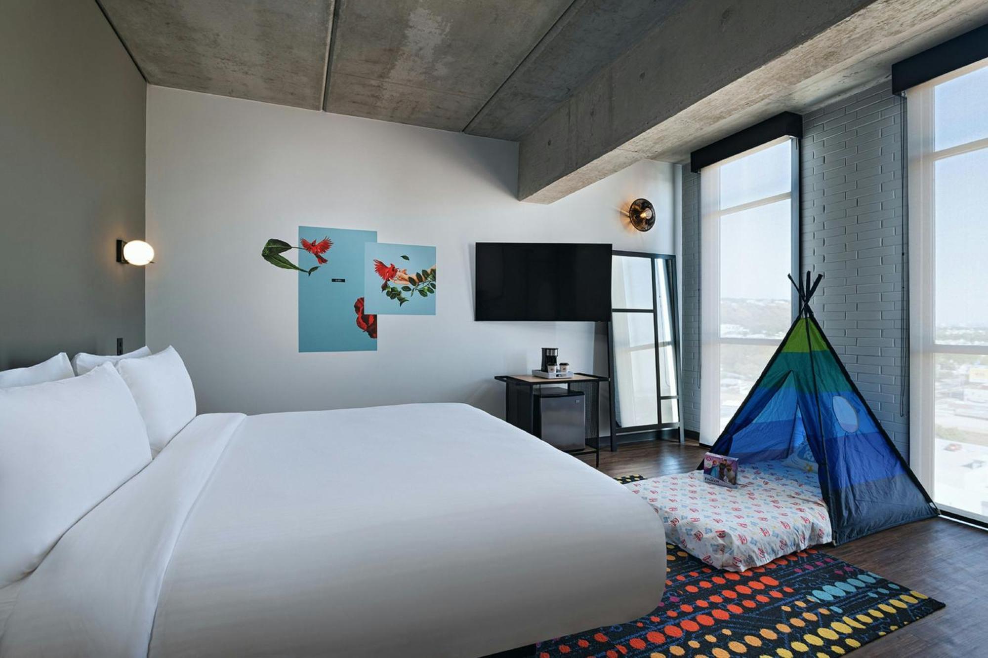 Hotel Aloft Guadalajara Sur 3*